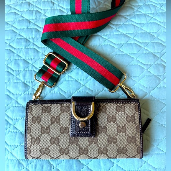 Gucci Handbags - Gucci Wallet brown